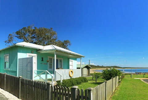 Aurora Beachfront Cottage - Stayed 0