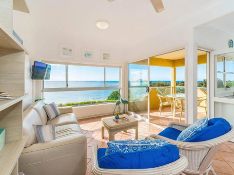 Avalon 1 - Overlooking Beautiful Convent Beach - Stayed 3