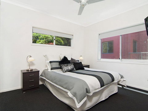 Avalon 3 - Views To Die For - Across The Road From Convent Beach - Stayed 1