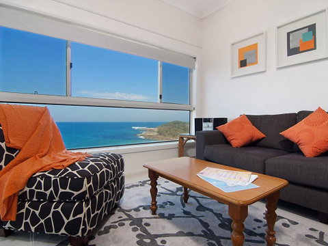 Avalon 3 - Views To Die For - Across The Road From Convent Beach - Stayed 2