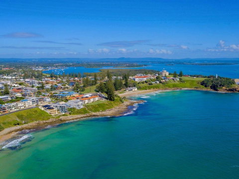 Avalon 4 - Right Across The Road From Convent Beach - Uninterrupted Views - Stayed 3