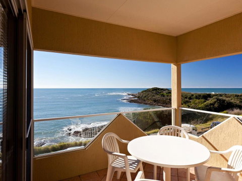 Avalon 4 - Right Across The Road From Convent Beach - Uninterrupted Views - Stayed 2