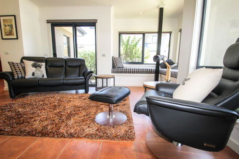 Avignon In Bright - Stayed 2