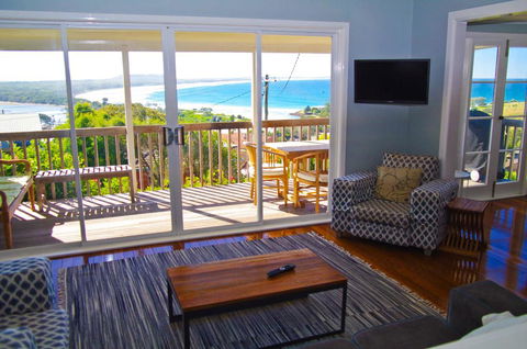 Awesome View, 4 View Street - Stays Accommodation 0