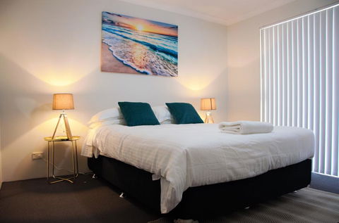 Azure Villa - Stays Accommodation 0
