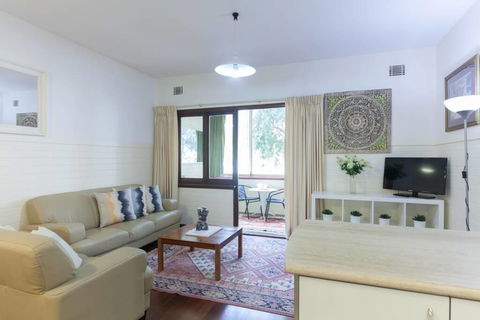 B2 Broadway Abode Close To Swan River, UWA & Hospitals - Stayed 3