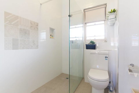 B7 Close To UWA, Swan River, Cafes And The New Children's Hospital - Stayed 1