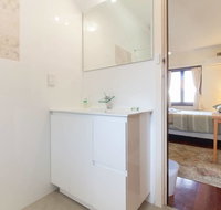 B8 Cafes Resturants UWA close to SCGH - Stays Accommodation