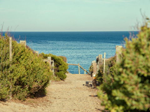 Back Beach Hideaway - Stays Accommodation 3