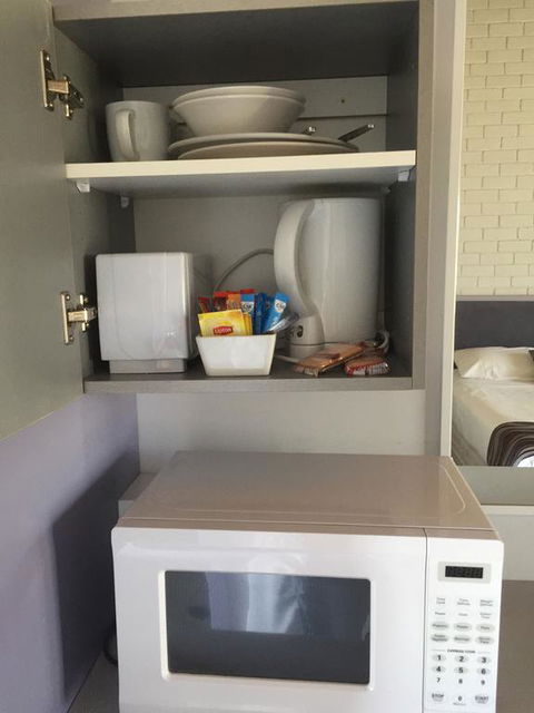 Bakery Park Motor Inn - Stayed 1