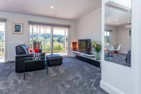 Balconies Lakeside - Stayed 2