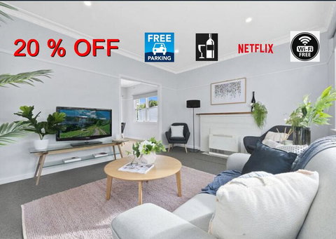 BALLARAT CLOSE 2 CBD + HOSPITAL+3BR HOME+NETFLIX + WiFi + Gift - Stays Accommodation 0