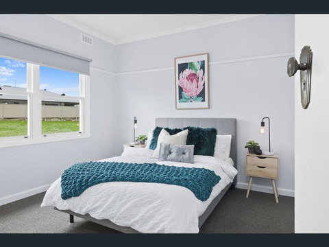 BALLARAT CLOSE 2 CBD + HOSPITAL+3BR HOME+NETFLIX + WiFi + Gift - Stays Accommodation 1