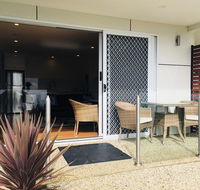Balmoral Apartment Binalong Bay - Stays Accommodation