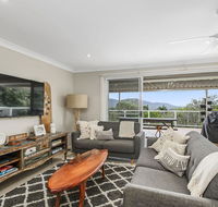 Barefoot Top Floor 32 Skyline Crescent Crescent Head - Stays Accommodation