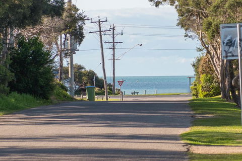 Bay Beach Beauty - Stays Accommodation 0