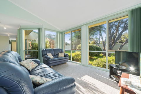 Bay Beach Beauty - Stays Accommodation 1