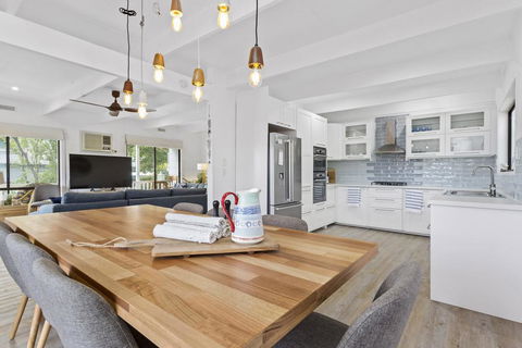 BAYSHORE - DROMANA - Stayed 1