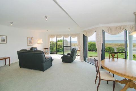 Bayside Beauty - Stayed 2