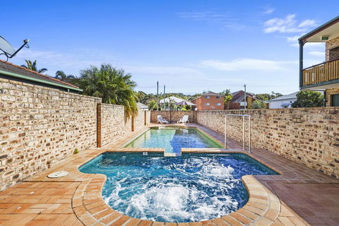 Bayswater Tweed - Stays Accommodation 1