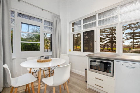 Bayview Apartments - Stayed 2