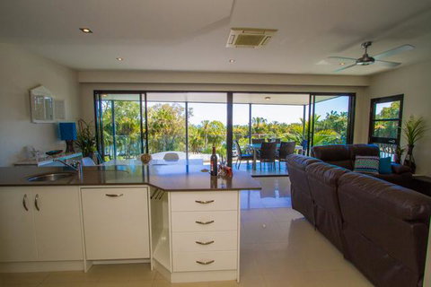 Baywatch 3 - Stayed 1