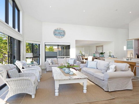 Beach 'Shac' On Parkway - Stayed 0