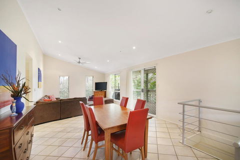 Beach Affair - 10 Callitris Crescent - Stayed 1