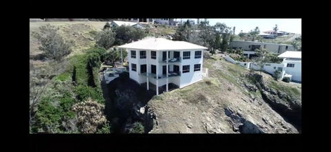 Beach Front Pandanus Cove - Stayed 0