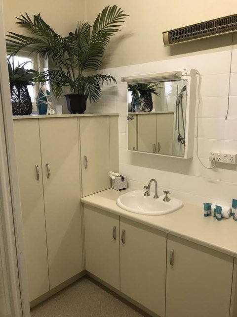 Beach Hotel - Stays Accommodation 2