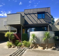 Beach Retreat Townhouse - Stayed