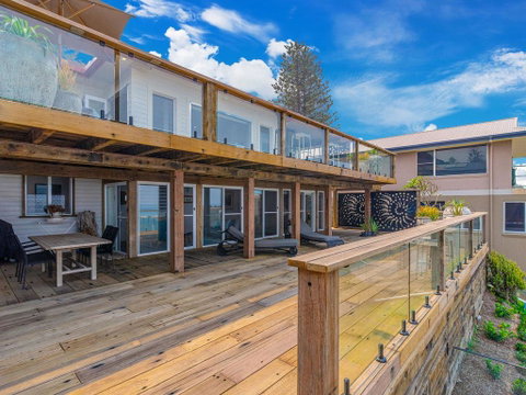Beach Shack On Main Yamba Magnificent Views Photos Available Shortly Free WiFi - Stayed 3