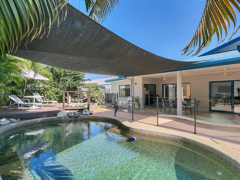 Beachcomber Trinity Beach - Stayed 0