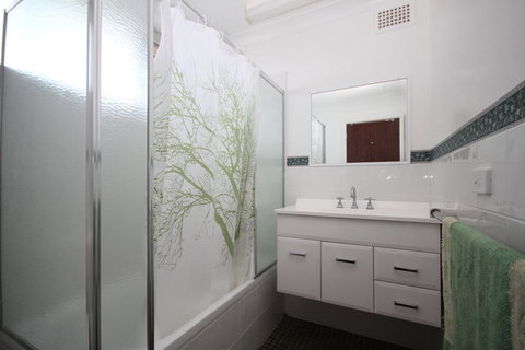 BEACHFRONT 3- 3/12 Bundella Ave LC - Stays Accommodation 2