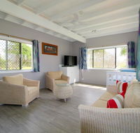 Beachfront 6 25 Willow Street - Stays Accommodation