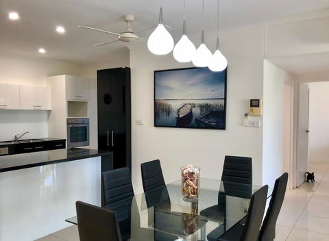 Beachfront Apartment- Paringa - Stayed 1
