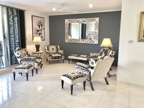 Beachfront Apartment- Paringa - Stayed 0