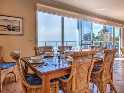 Beachfront Penthouse Cowes - Stayed 2