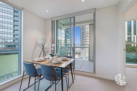 REST COLLECTION Apartments On Collins Docklands - Stays Accommodation 3