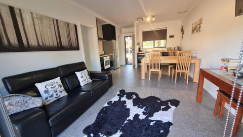 Red Ochre - Large Apartment With Private Courtyard - Stayed 0