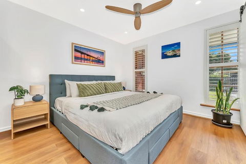 Redbrick Retreat - Generous Coastal Escape - Stayed 2