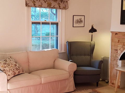 Redruth - 2 Bedroom Cottage Situated In Wandiligong - Stayed 2