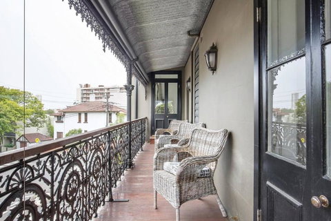 Refined Paddington Corner Terrace With Parking - Stayed 3