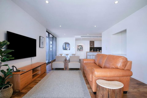 Regatta Hideaway - A Breezy Balcony Residence - Stays Accommodation 3