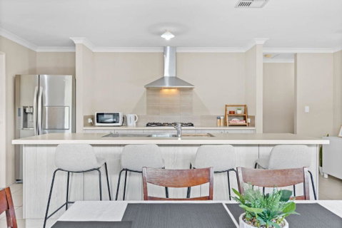Relax By The Sea Modern Beach Home - Stays Accommodation 0