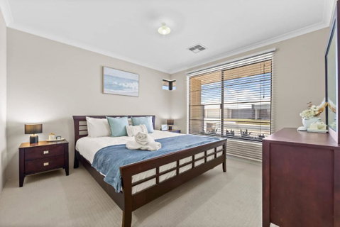 Relax By The Sea Modern Beach Home - Stays Accommodation 3