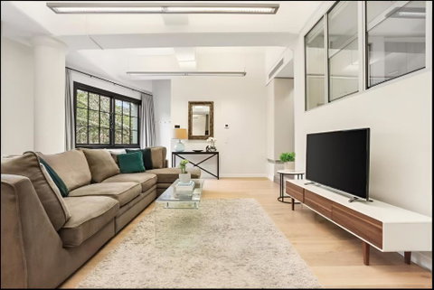Renovated Warehouse Conversion In Heart Of Sydney - Stayed 1