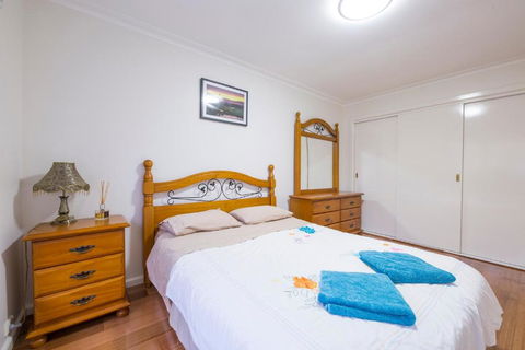 Rent Melbourne - Stays Accommodation 3
