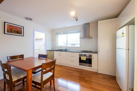 Rent Melbourne - Stays Accommodation 0