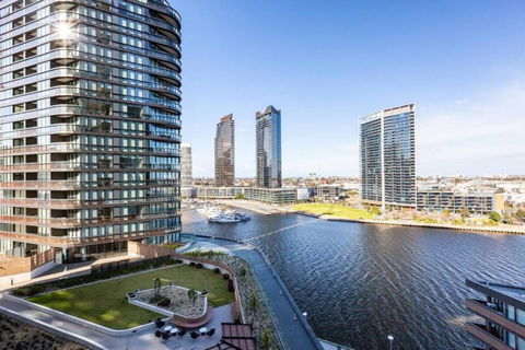 Resort-style Docklands Riverview Stay With Parking - Stays Accommodation 0